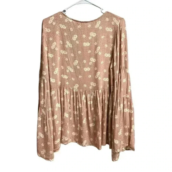 Alter'd State Flared Sleeve Floral Blouse Boho Style Women's Size Medium - Picture 7 of 8